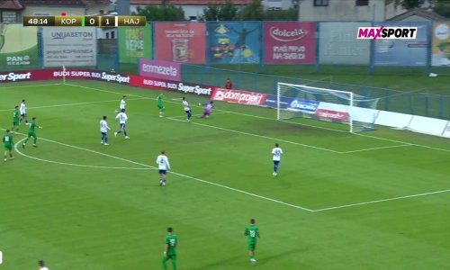 Pogledajte kako je igrač Koprivnice razornim udarcem nokautirao golmana Hajduka; Siliću se ukazivala pomoć
