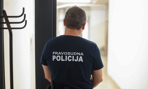 Sindikat: Napadnuta dvojica pravosudnih policajaca, tražimo hitne mjere