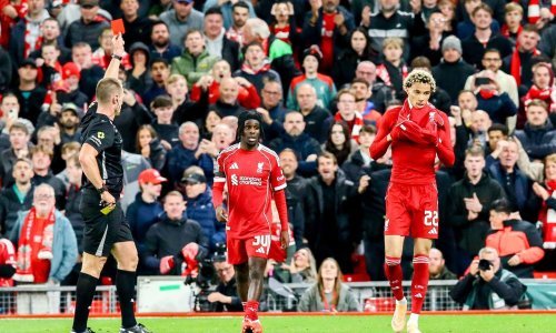 Igrač Liverpoola u slavlju skinuo dres i zaradio crveni karton, čeka ga drastična kazna