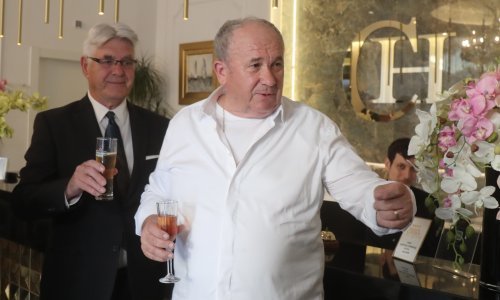 Kerum proslavio rođendan: Pogledajte slavljenički ples, ali i tortu koju mu je naručila Fani