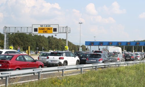 Prometna nesreća kod Zagreba, na autocesti i helikopter - obustavljen promet na Demerju