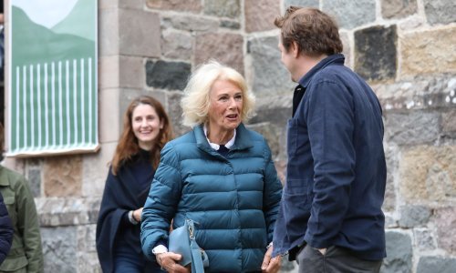 Iznenadit će vas kad vidite u čemu se pojavila: Camillin najopušteniji look dosad