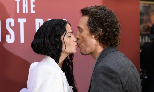Nije joj odolio: McConaughey na crvenom tepihu 'ukrao' poljubac lijepoj Camili