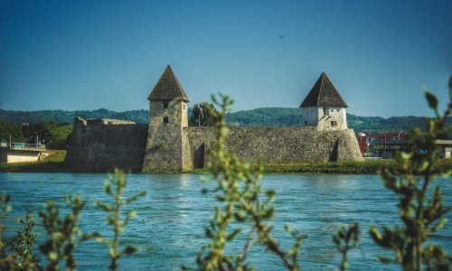 Tragom voda, šuma i kestena