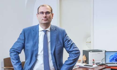 Stižu reakcije na novog predsjednika Ustavnog suda, ali i na skandal prije glasanja