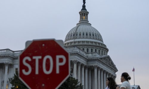 Dugotrajna blokada državnih službi mogla bi zakočiti američko gospodarstvo