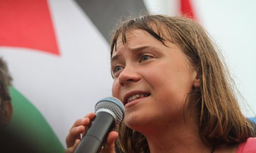 VIDEO U zoni visokog rizika: Izraelski ratni brod kruži oko flotile Grete Thunberg