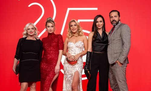 Gala spektakl: Provirite na crveni tepih proslave 25 godina Nove TV, nema koga nije bilo