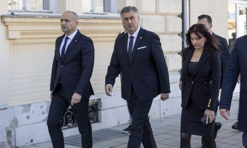 Plenković: Jednosmjenska nastava za sve osnovne škole do 2030.