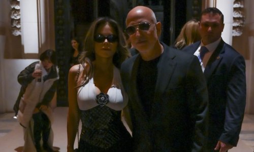 Lauren Sanchez i Jeff Bezos ne odustaju: Modno su se uskladili i za reviju Chanela