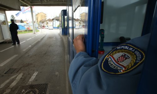 FOTO Novi dobar ulov hrvatske carine. Pogledajte što je pokušao unijeti državljanin Alžira