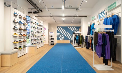 Pogledajte kako izgleda sportska trgovina uređena materijalima od recikliranih tenisica