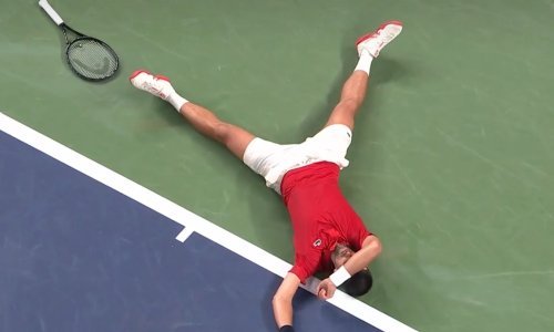 Pogledajte scenu koja je zabrinula Srbiju: Đoković nakon izgubljenog poena ostao ležati na podu