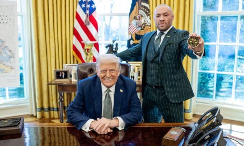 Trump potvrdio da će za svoj rođendan na travnjaku Bijele kuće organizirati najveći borilački spektakl ikad