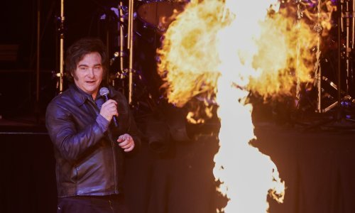 [VIDEO] Argentinski predsjednik kao rock zvijezda: Pogledajte njegov nastup na koncertu pred tisućama ljudi