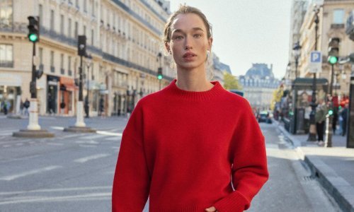 Pulover koji nose uvijek chic Parižanke je ogroman hit, a može ga se pronaći u Zari za 30 eura