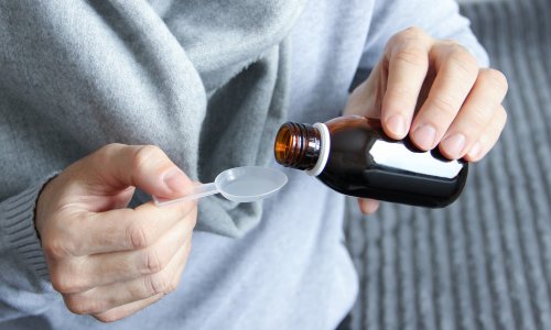 Od ibuprofena do sirupa protiv kašlja: Evo koje lijekove baš nikada ne smijete piti uz alkohol