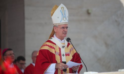 Nadbiskup Kutleša predvodio misu za više od dvije tisuće zagrebačkih vjernika