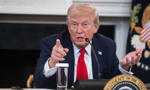 Sutkinja blokirala Trumpov plan o masovnim otpuštanjima