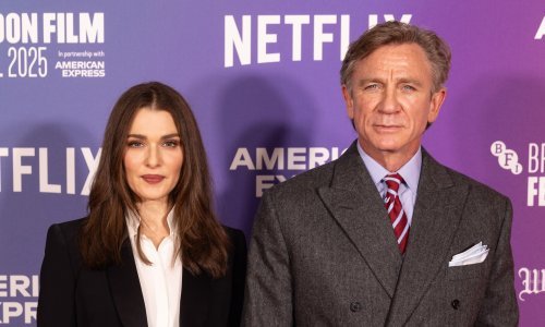 Daniel Craig iznenadio novim izgledom, no show je ipak ukrala njegova lijepa supruga