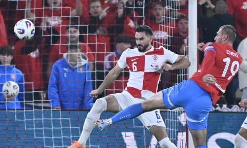 Pogledajte kako je Šutalo rukom zaustavio loptu u šesnaestercu. Evo zašto nije suđen penal