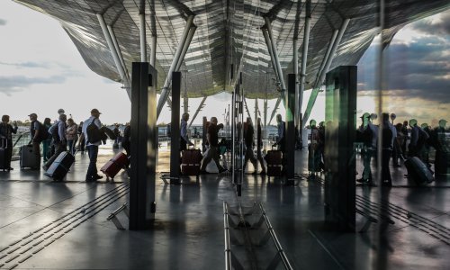 Novo upozorenje za putnike: Računajte na kaos i višesatna čekanja u zračnim lukama