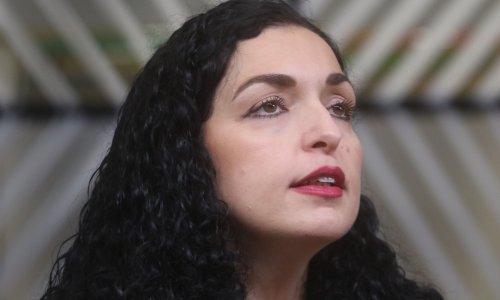 Predsjednica Osmani povjerila Kurtiju sastavljanje nove vlade. Analitičari: Mogao bi imati poteškoća