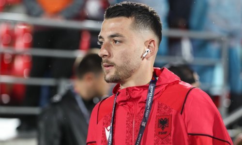 Albanija premagala Srbijo v kvalifikacijah za Svetovno prvenstvo, med tekmo v Prištini prišlo do streljanja