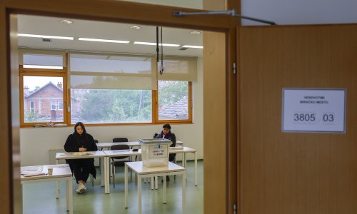 Kosovo: Počeli lokalni izbori za 38 gradonačelnika i općinske vijećnike