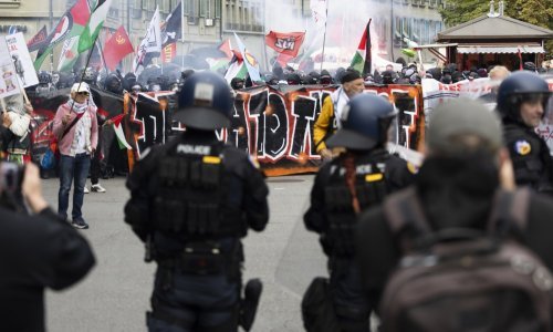 U sukobu prosvjednika i policije u Bernu ozlijeđeno 18 policajaca