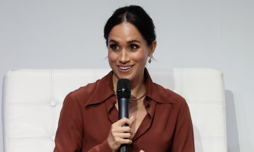 Chic torba Meghan Markle mogla bi s trona svrgnuti i kultni model koji svi obožavaju