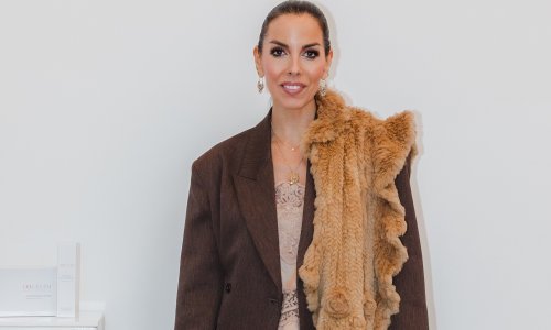 Olja Vori zablistala u prekrasnoj haljini, ali efektan detalj ukrao je svu pažnju