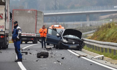 Oprez za volanom: Dvije prometne nesreće usporavaju promet na autocestama