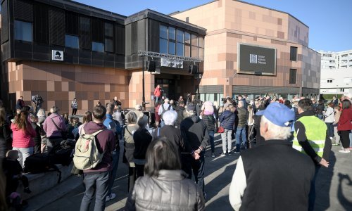 VIDEO U Dubravi održan prosvjed roditelja: 'Nasilnici i dalje haraju kvartom'