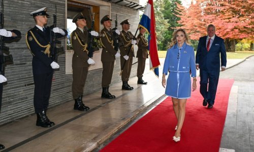 Trumpova veleposlanica pažnju privukla stajlingom; nije odoljela cipelama koje su najavljene kao veliki trend