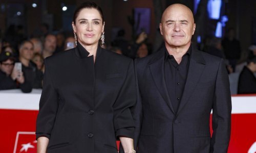 U društvu zvijezde hit serije: Prelijepa Talijanka oduševila u ovom chic stajlingu