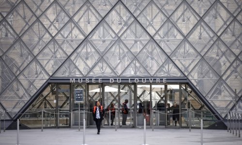 Louvre ima novu atrakciju: Svi žele vidjeti kako je izvedena najdrskija krađa u povijesti muzeja