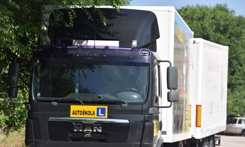 Stižu digitalne vozačke, a mladi će za volan sa 17: Evo što donose nova pravila EU-a
