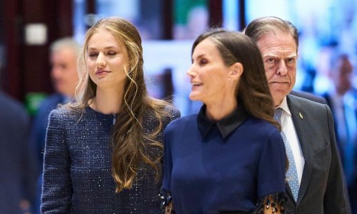 Kraljica Letizia spojila 'zabranjene' boje i uvjerila nas da se ove hlače isplati imati u ormaru