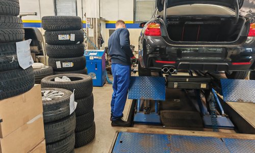 Jeste li pripremili svoj automobil za zimu? Od 15. studenog nastupa zakonska obveza upotrebe zimske opreme