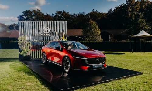 Nova Mazda6e je stigla: Moderan električni hatchback elegantne kabine i sjajnog osjećaja za volanom