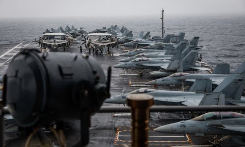 Trump šalje udarne nosače aviona i nekoliko nekoliko razarača na Karibe: Maduro rasporedio tisuće raketa
