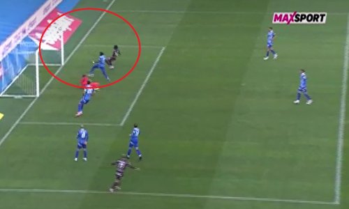 Pogledajte Ayumim gol za pobjedu; iako je malo nedostajalo da bude promašaj godine