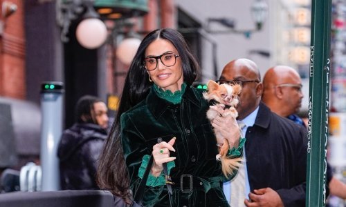 Demi Moore u smaragdnom baršunu: Power komplet i platforme kao savršen spoj