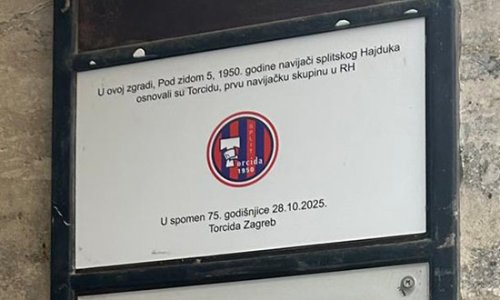 Torcida u centru Zagreba postavila ploču: Odmah je skinuta