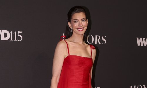 Poput princeze: Anne Hathaway sve je zasjenila u ovoj haljini s početka milenija