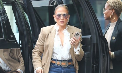 Jennifer Lopez odala počast ludim 70-ima: Vruće komade sezone prilagodila vlastitom stilu