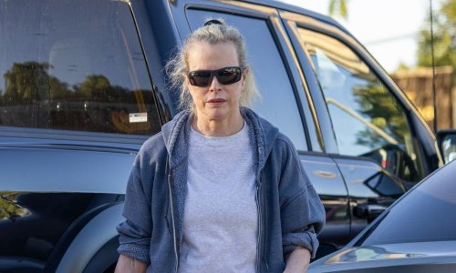 Kim Basinger uhvaćena u rijetkom izlasku: Pogledajte kako danas izgleda seks simbol 80-ih