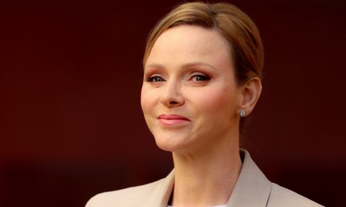 Princeza Charlene iznenadila novom frizurom: Sijede više ne skriva