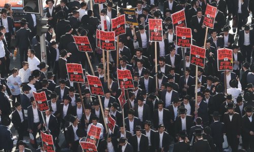 Deseci tisuća ultraortodoksnih Židova na ulicama Jeruzalema: Protive se vojnoj obvezi